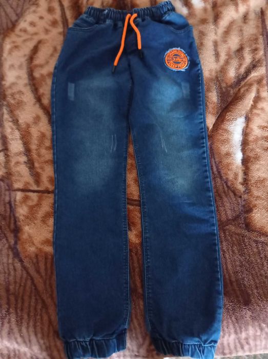 Продам дитячу піжаму кенгурушка та кофту.