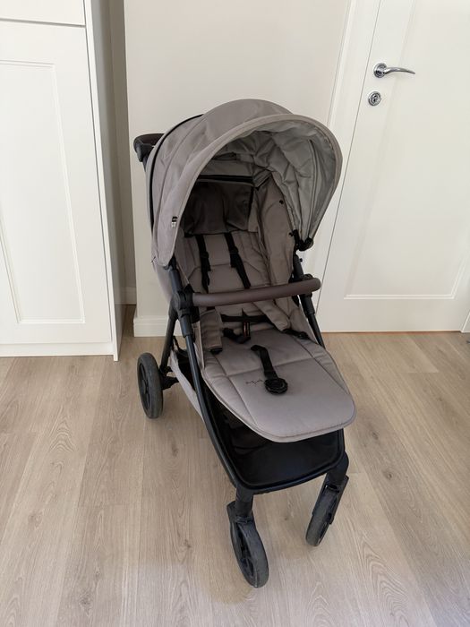 Wózek spacerowy Swiss Mast M4 beżowy