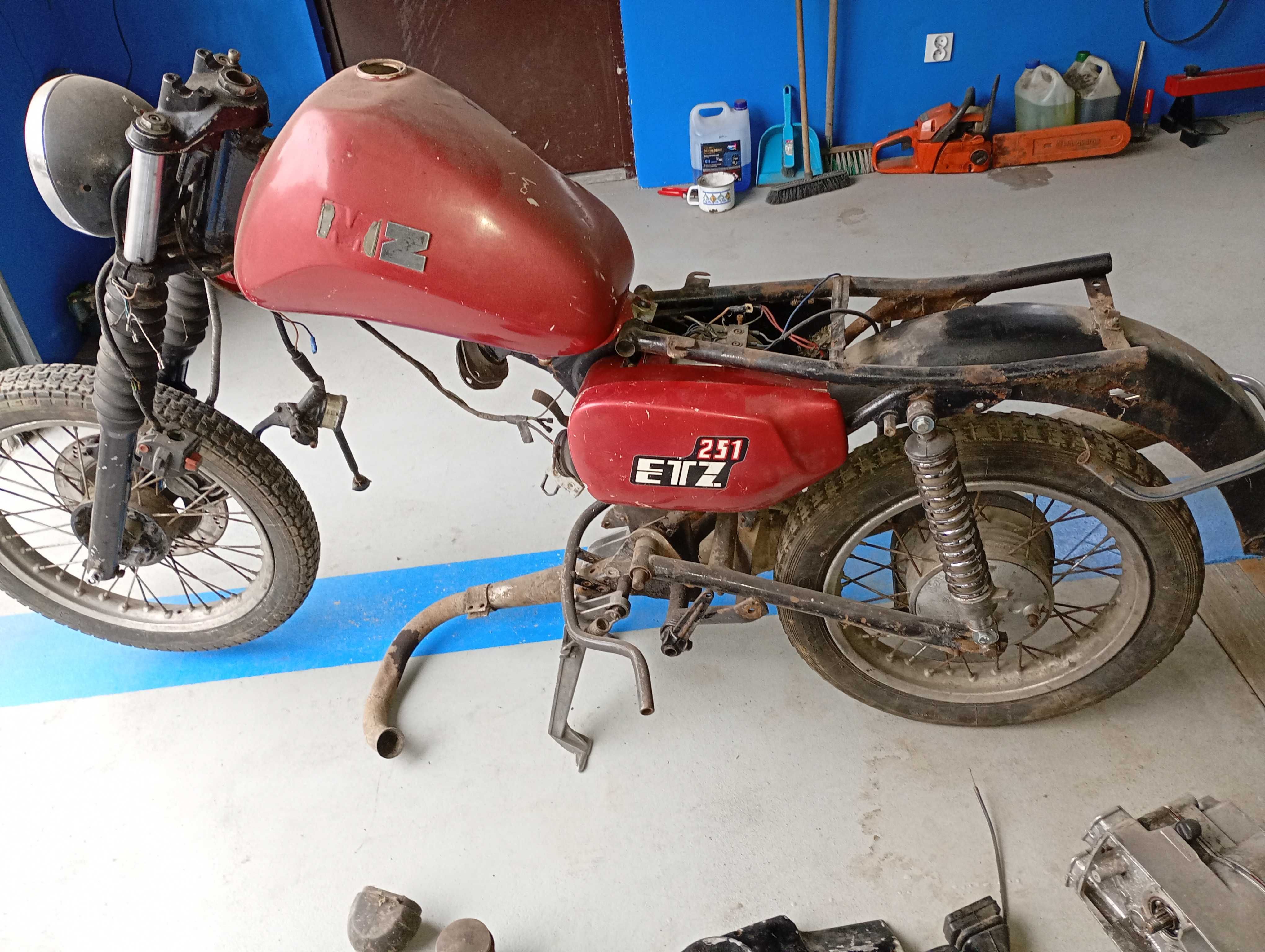 mz etz 251 rama silnik