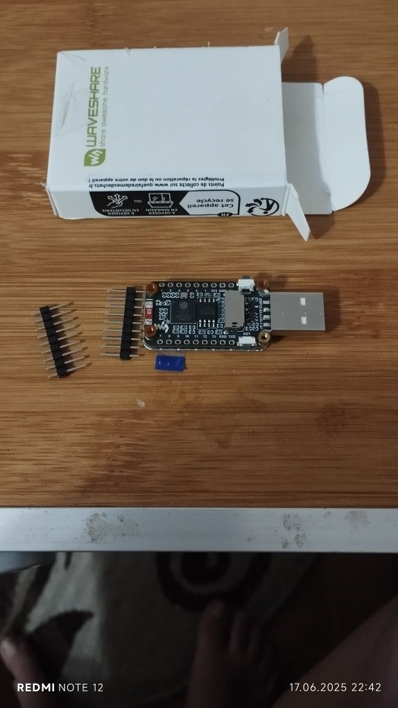 Плата розробника ESP32-S3 з 1.47" дисплеєм 172×320 262K кольорів WiFi