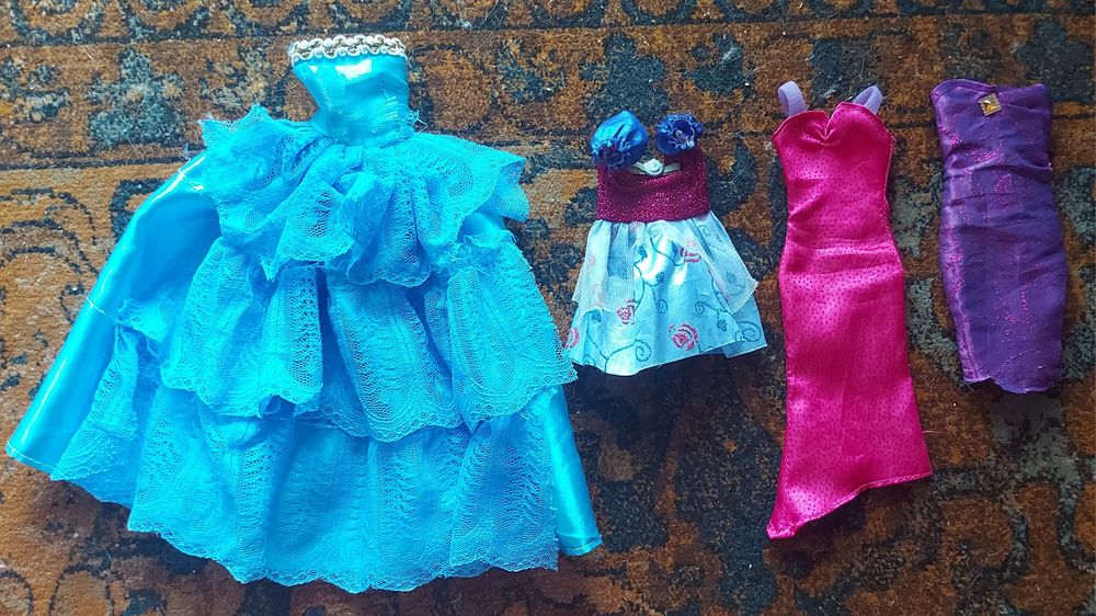 Barbie zestaw w ciąży baseball pływaczka wróżka wampir skocznia pies