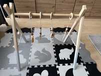 Baby gym z zawieszkami