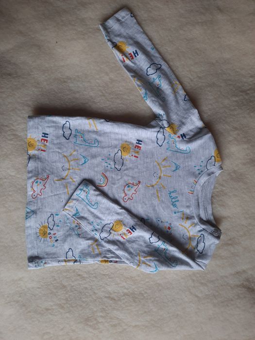 Cienki dlugi rękaw 74 A NIE 80 - opis