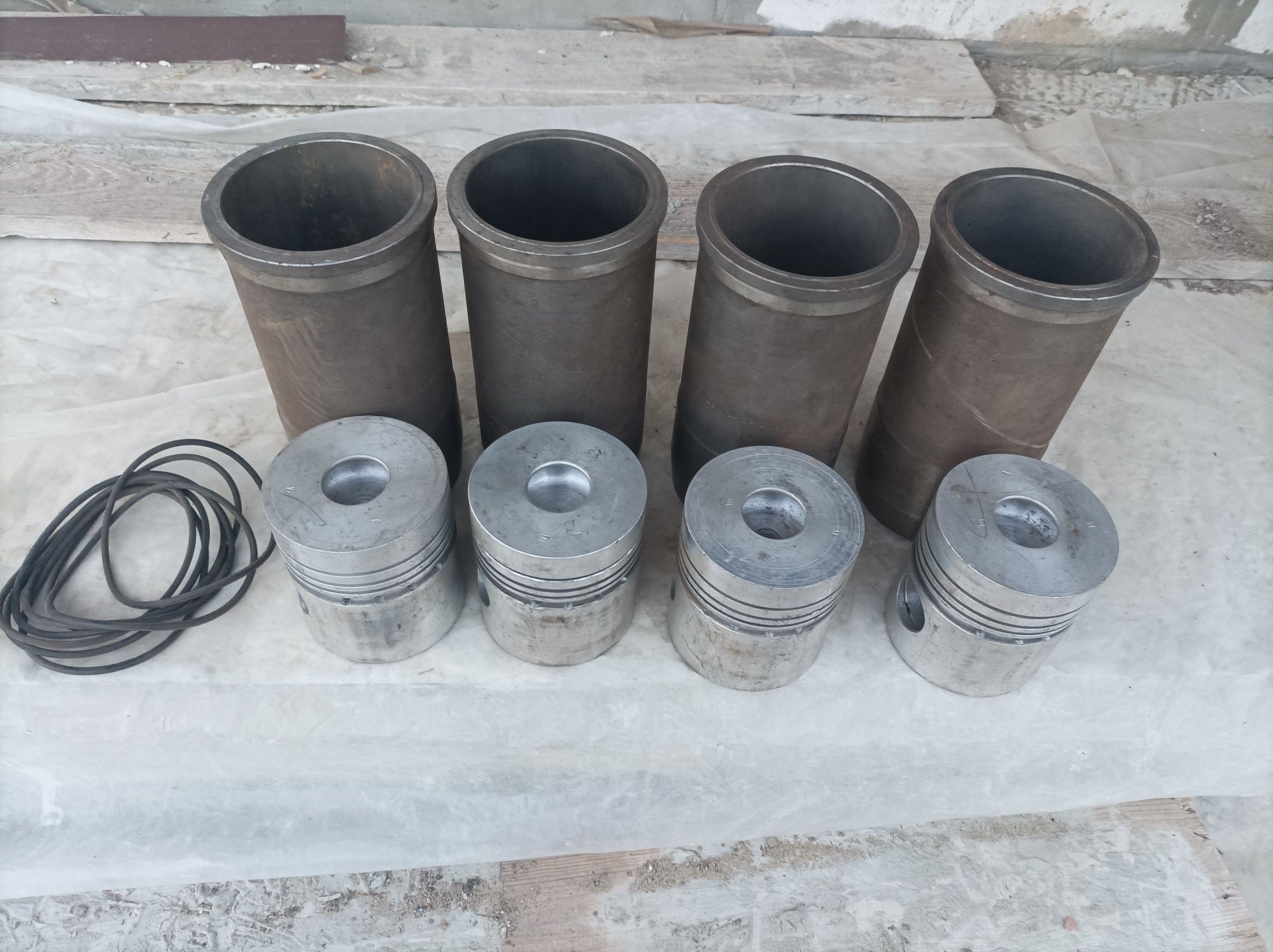 Продам поршневу ЮМЗ-6, МТЗ-80
