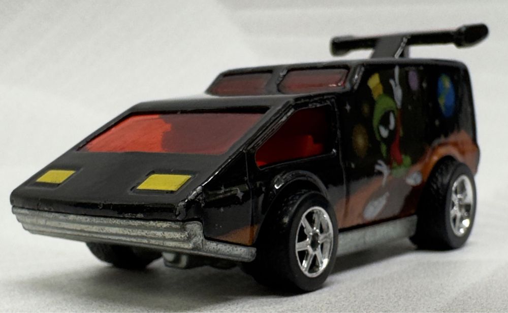 Колекційна машинка Hot Wheels 2011 Spoiler Sport Looney Tunes