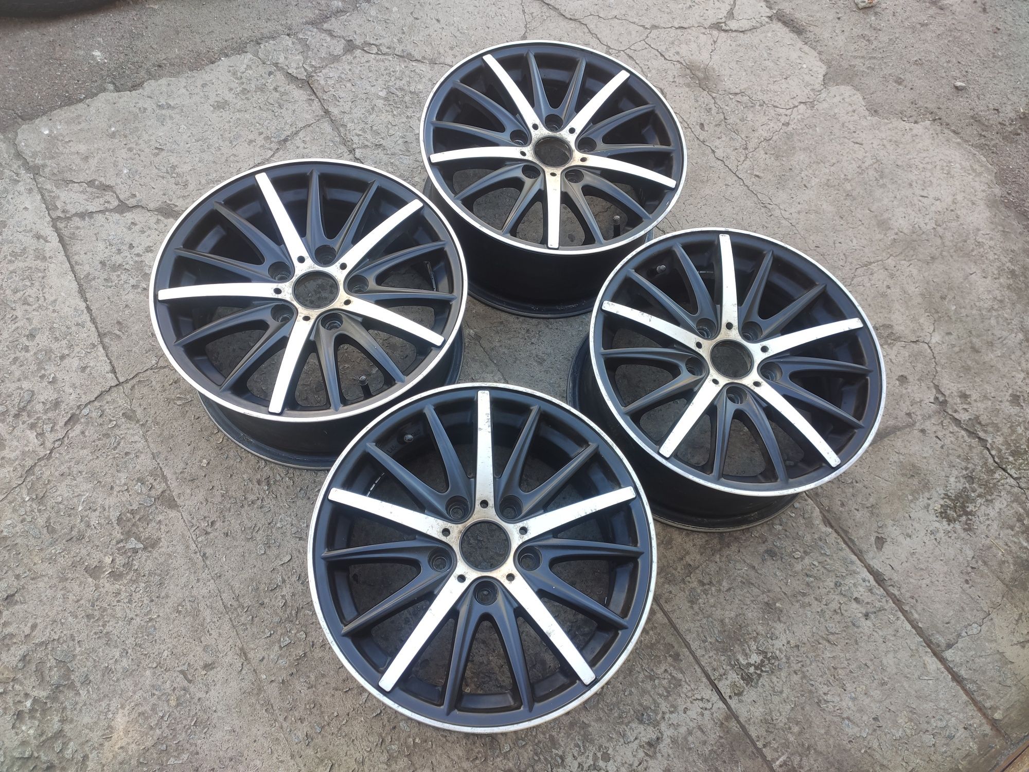 Легкосплавные диски r15 5x114.3 ET-40 на Mazda/Hyundai/KIA/Mitsubishi