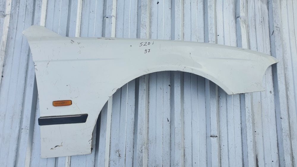 Крило переднє праве bmw e39 1996-2003 бмв 5 біле