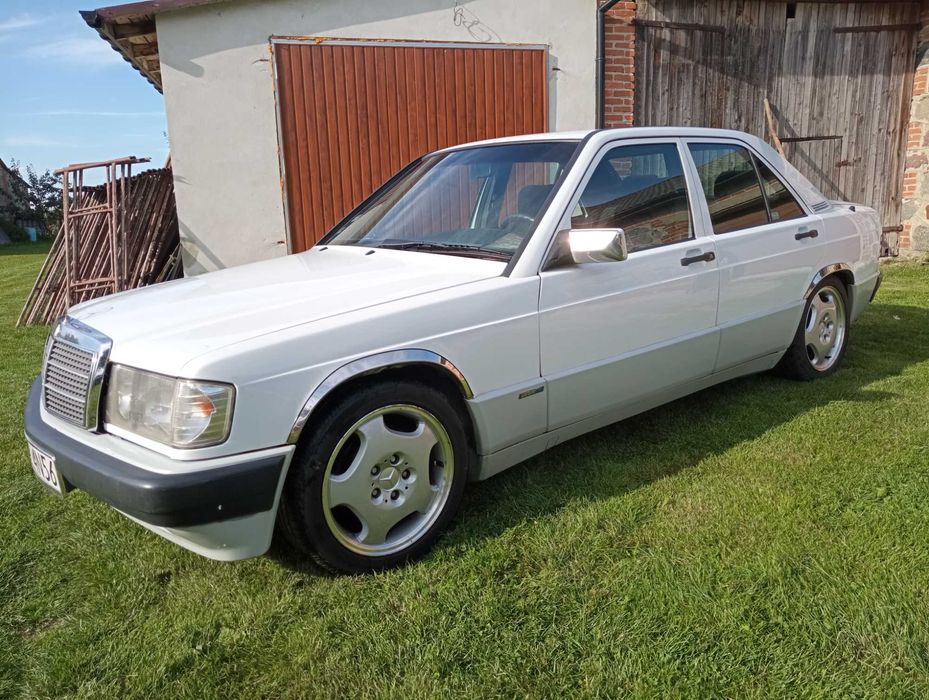 Mercedes 190E, sportowa linia, 1993r