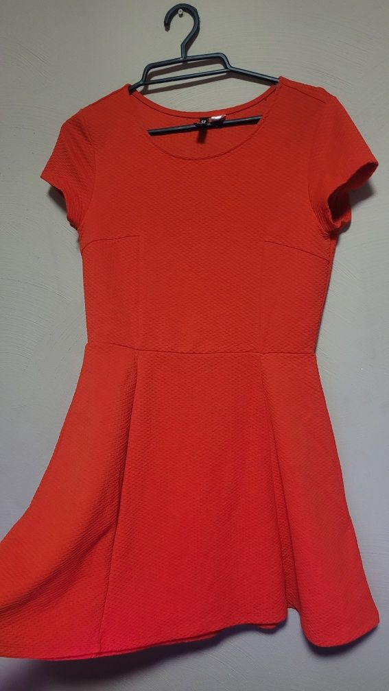 Krotka czerwona sukienka h&m divided 38 M
