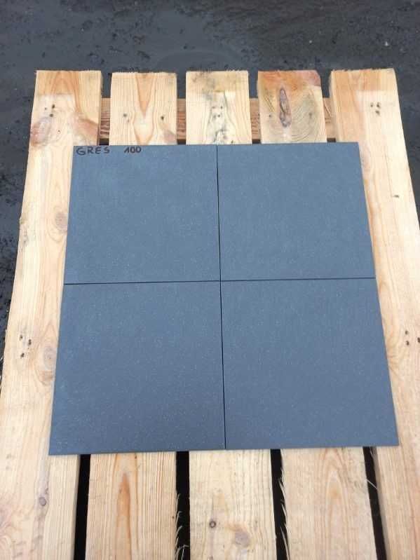 Gres Techniczny 30x30 7,5mm Gatunek 1 Barwiony w masie