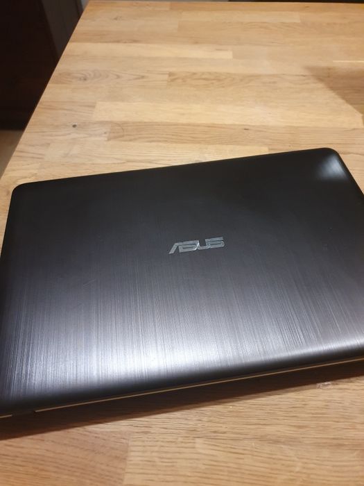 Laptop Asus R540S 15" idealny stan - Nowy dysk SSD 256GB