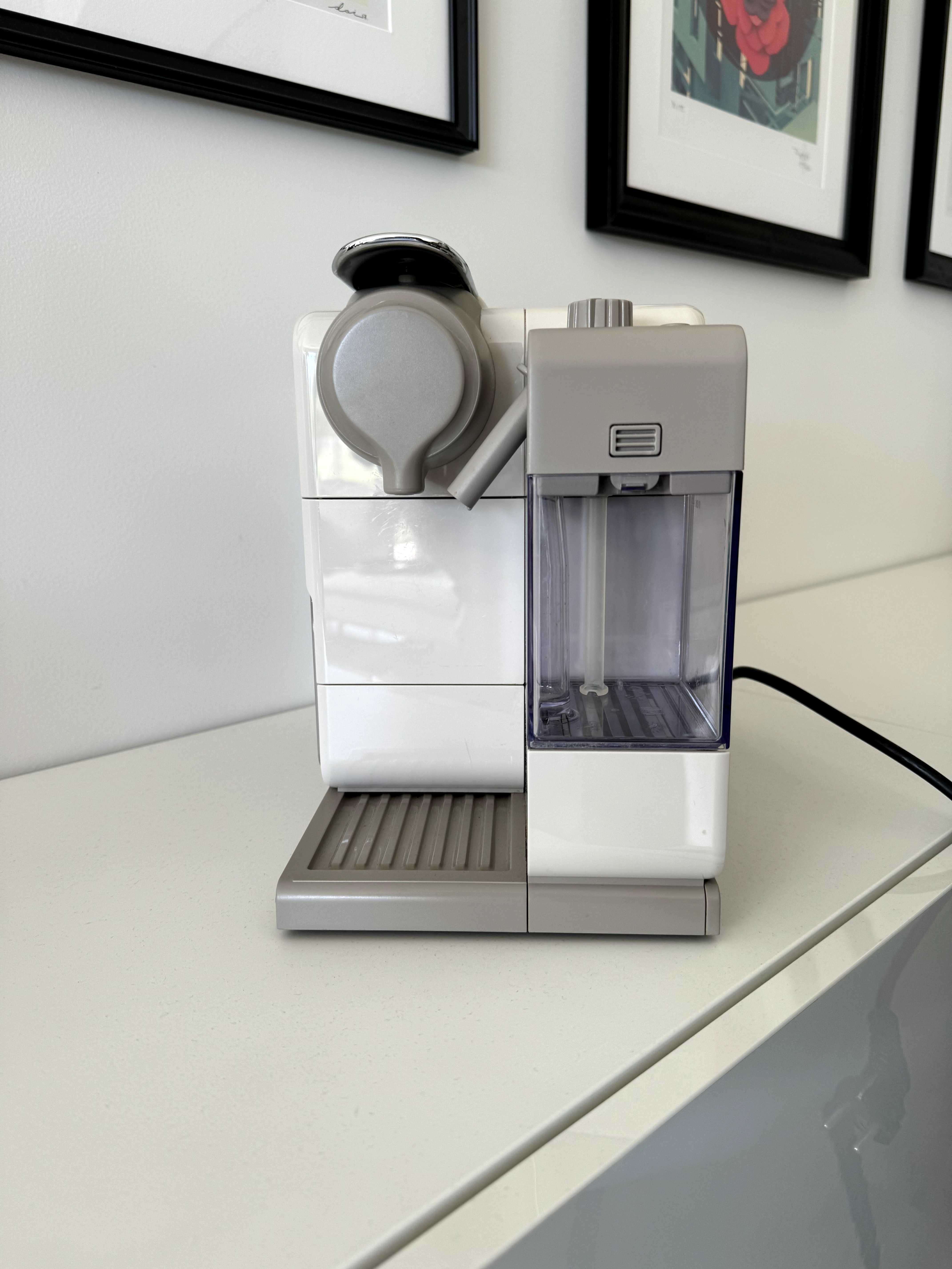 Nespresso deLonghi Latíssima Touch - Fabricada na Itália - EN560.W