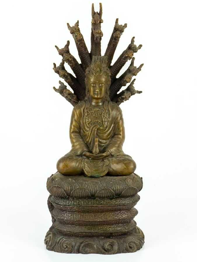 Escultura de Buda em bronze