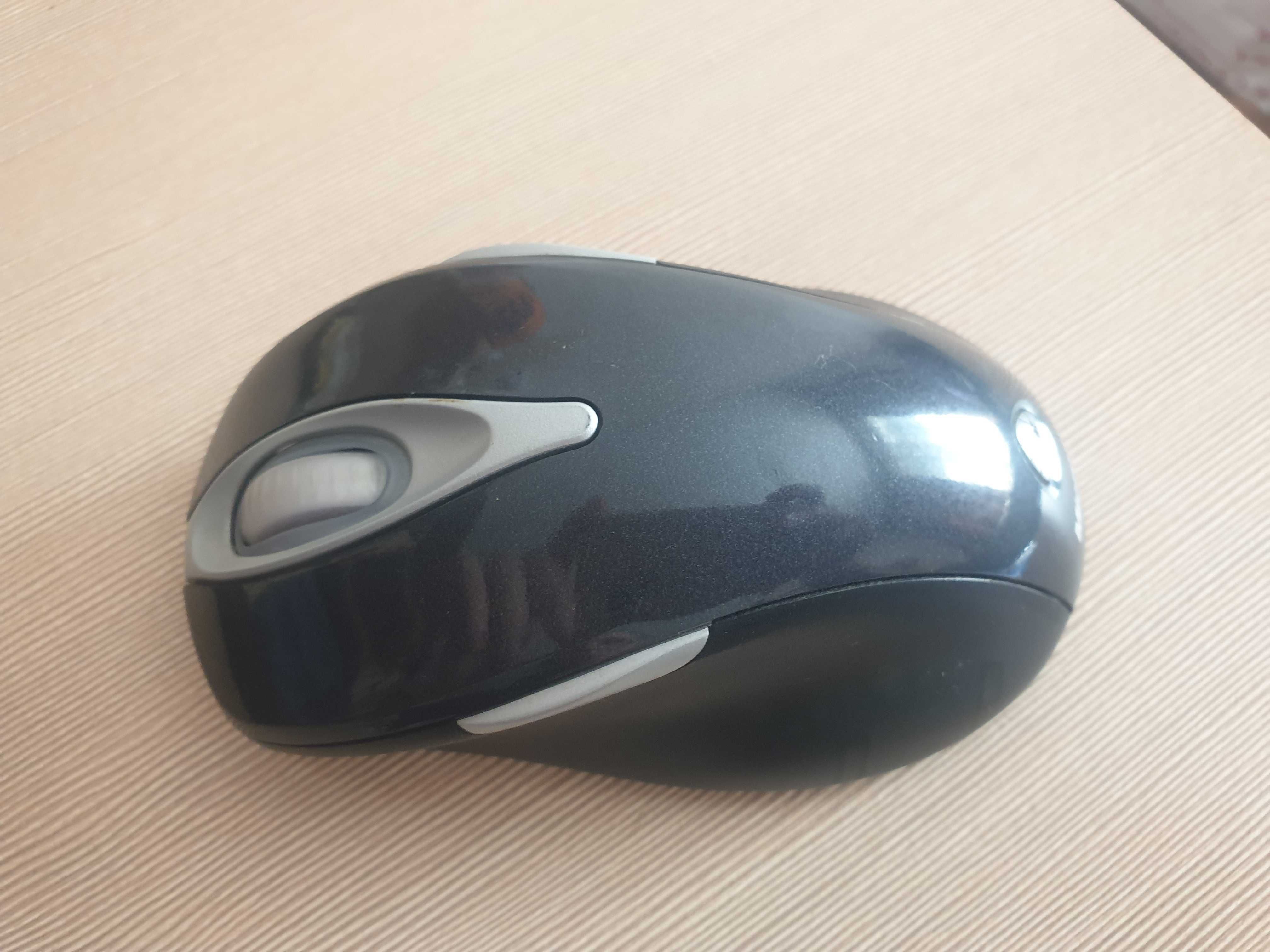 Мышка Microsoft Wireless Laser Mouse 5000
