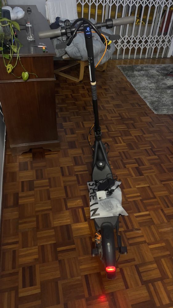 Trotinet nineboot