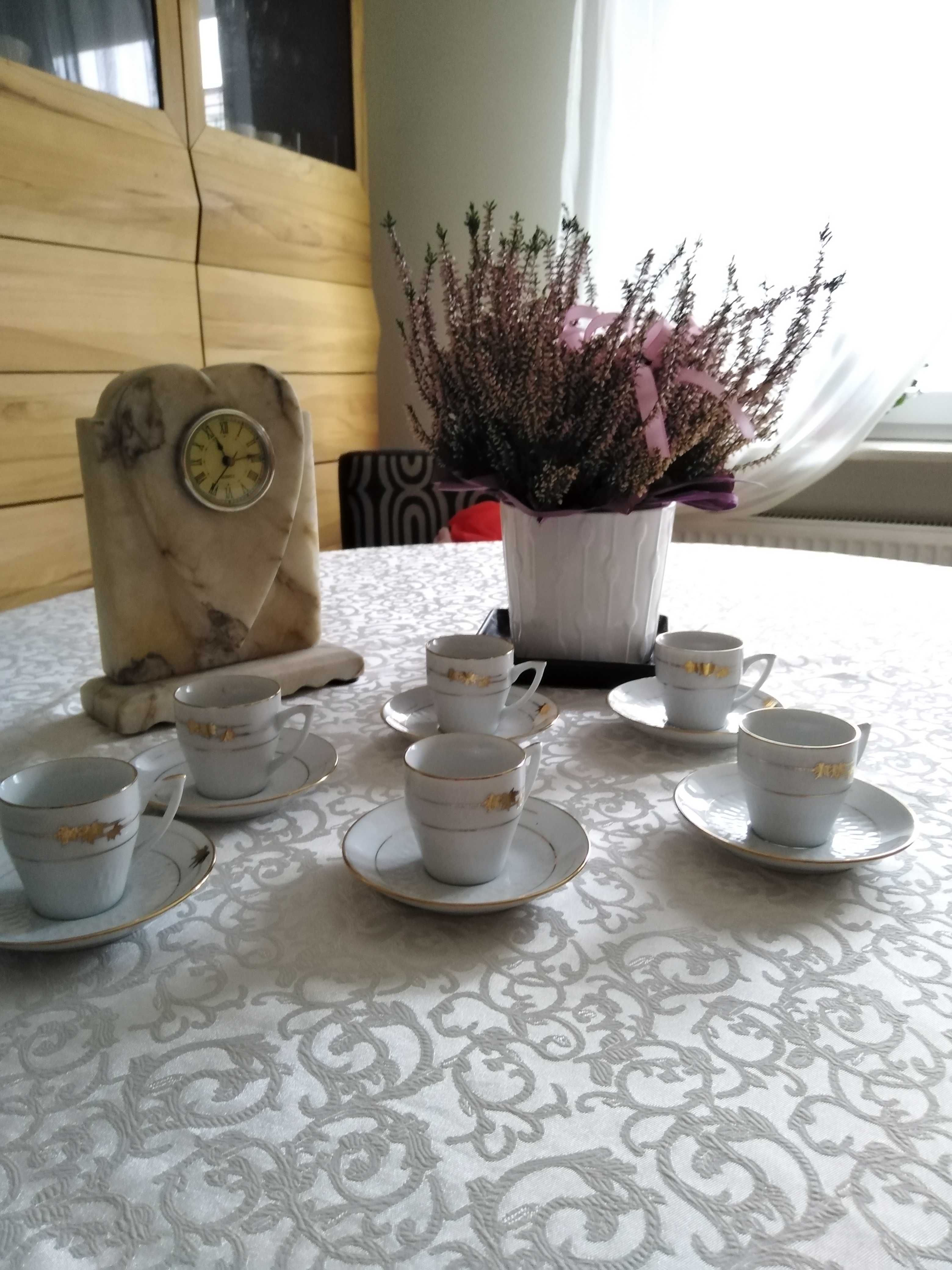 Serwis z chińskiej porcelany do ekspresso