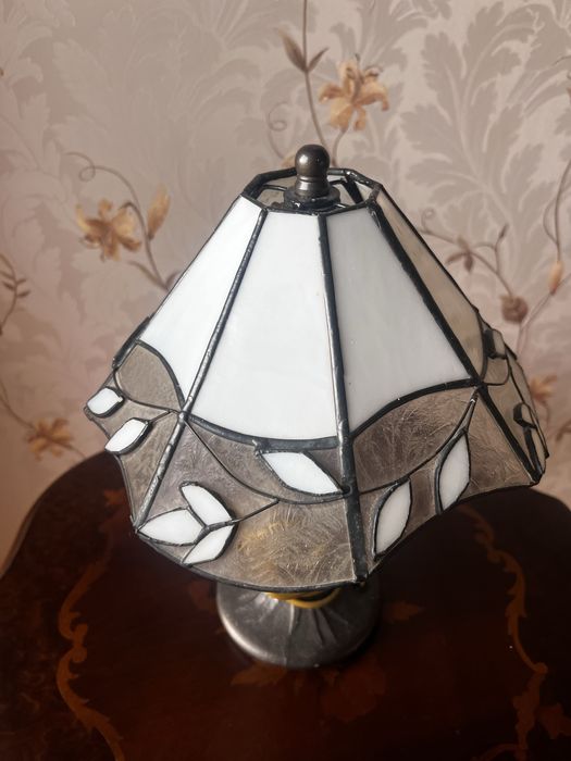 Piękna witrażowa lampka