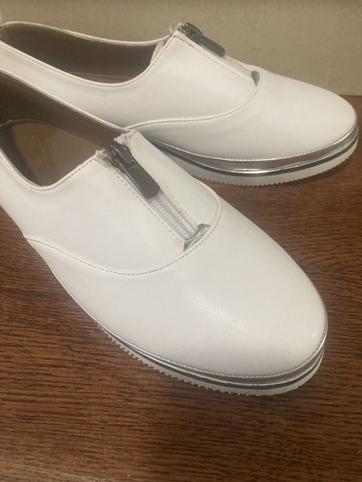 Балетки, туфлі, кеди