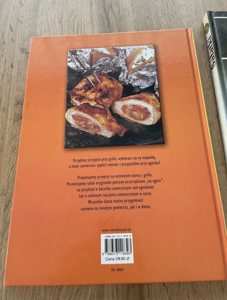 Książki z przepisami na sałatki i potrawy z grilla