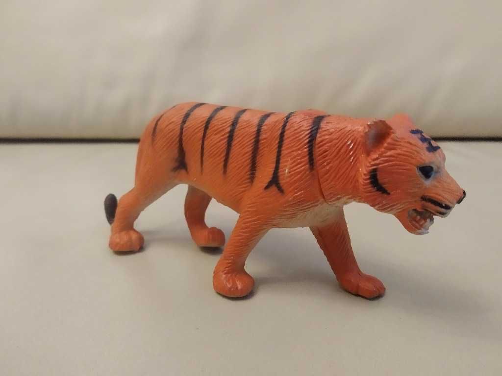 Figurka tygrys dla dziecka