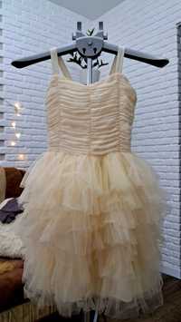 Воздушное нарядное платьеье фирмы НМ
