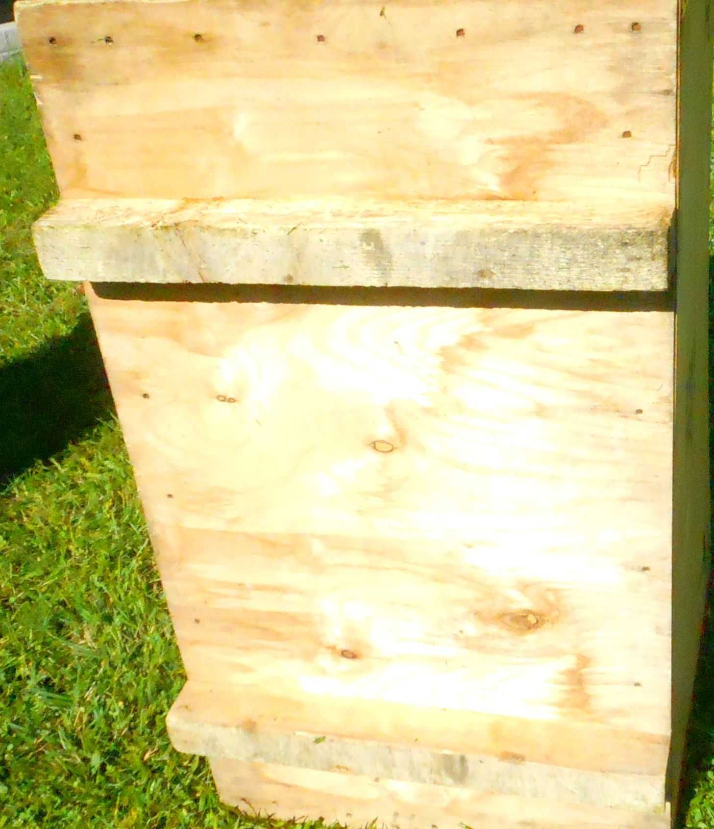 Skrzynia drewniana  93x52 z z metalowymi okuciami narożnymi  Ottogalli