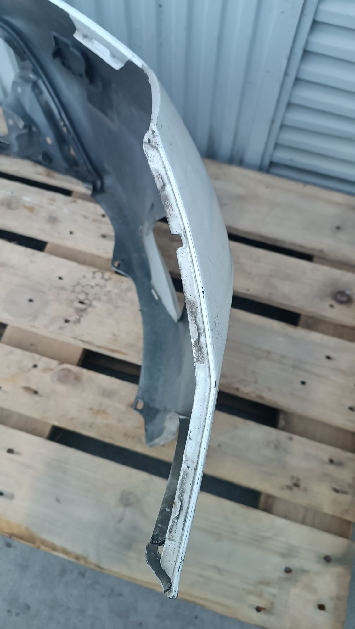 Vendo parachoque de frente Toyota Auris ano 2012/15