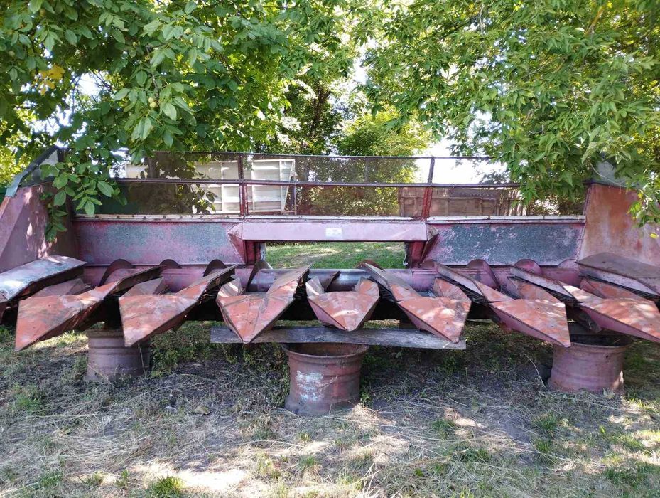 Комбайн КЗС-9-1 "СЛАВУТИЧ"