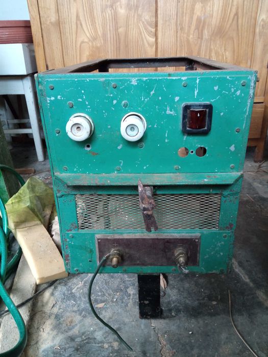 Wózek  kompletna Skrzynka na kołach na Spawarka Elektryczna