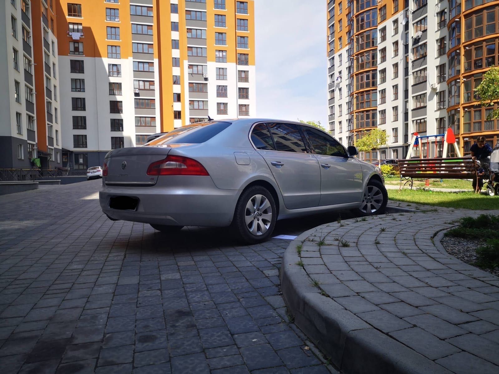 Skoda superb 2010 року