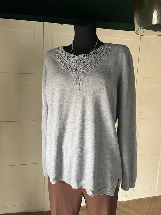 Szary mięciutki sweter z wełny i kaszmiru rozmiar 40 marki Belle Femme