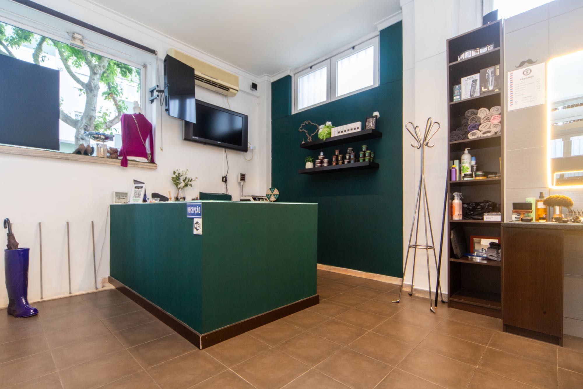Trespasse de Barbearia com carteira de clientes ativa