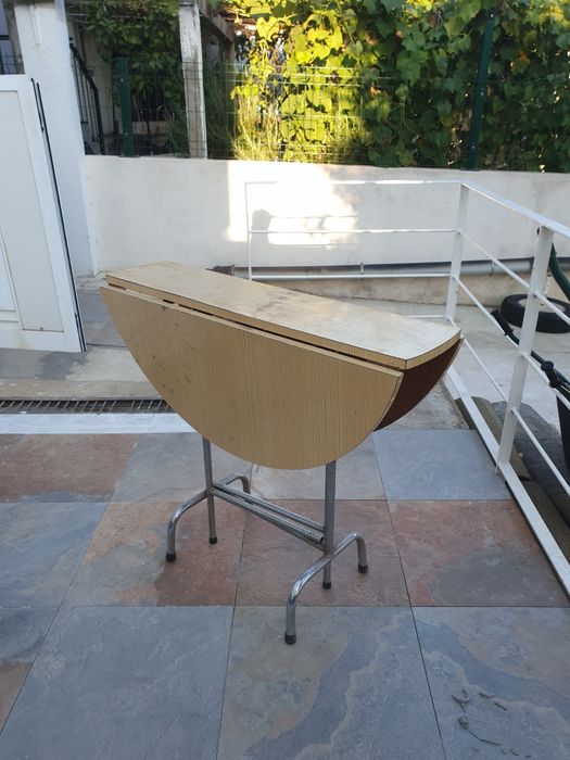 Mesa de refeição dobrável