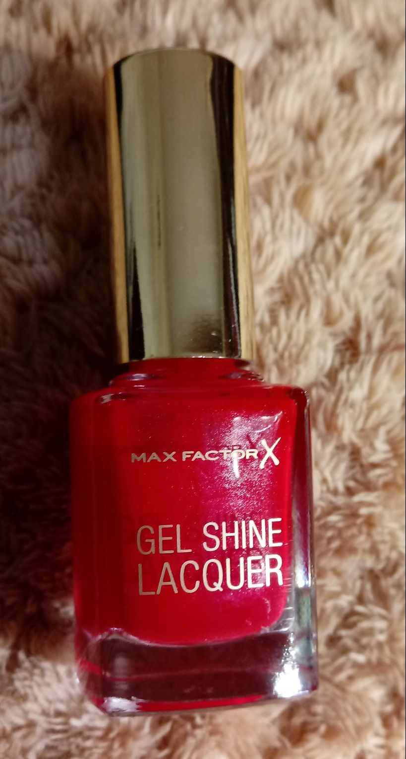 Lakier max factor
