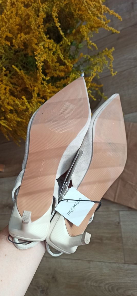 Zamszowe mule na niskim obcasie 38 Reserved skóra zamsz szpic nosek cz