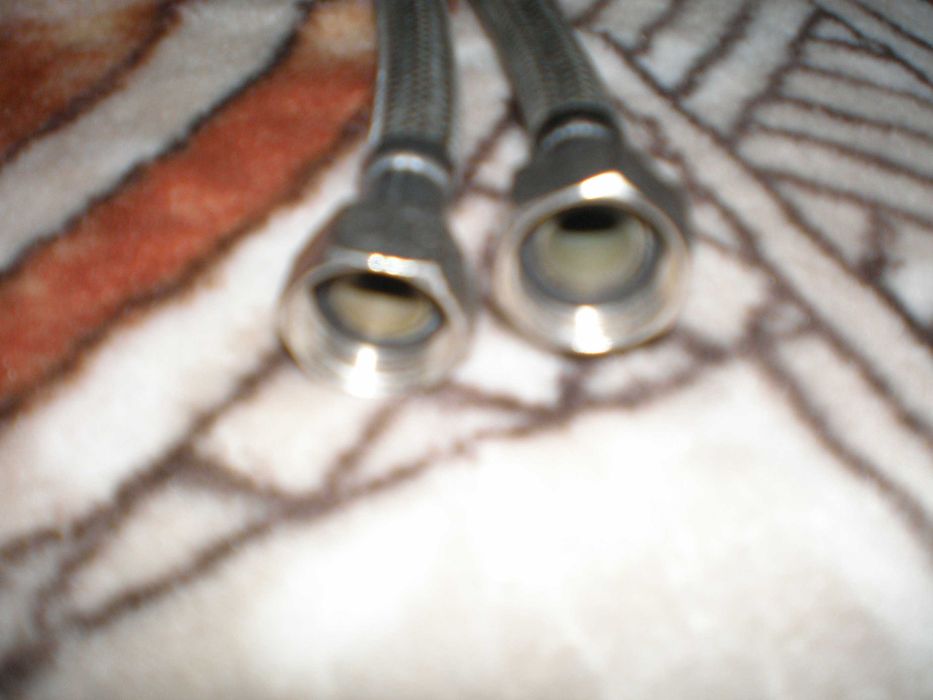 Sprzedam wężyki do baterii długości 40 cm, 1/2 cala, cena za dwa 20 zł