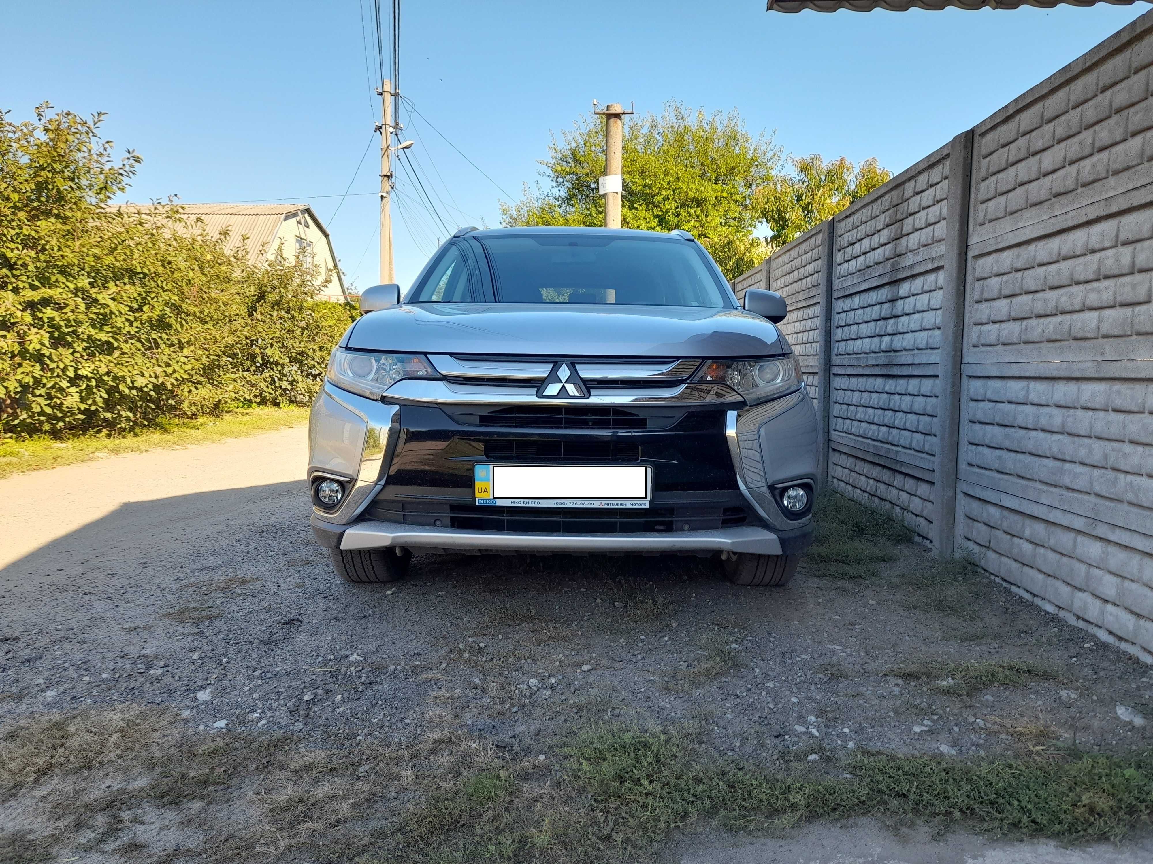 Mitsubishi outlander 2016