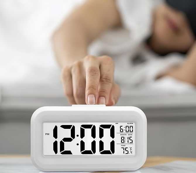 Budzik zegarek zegar elektroniczny z alarmem termometrem datownikiem