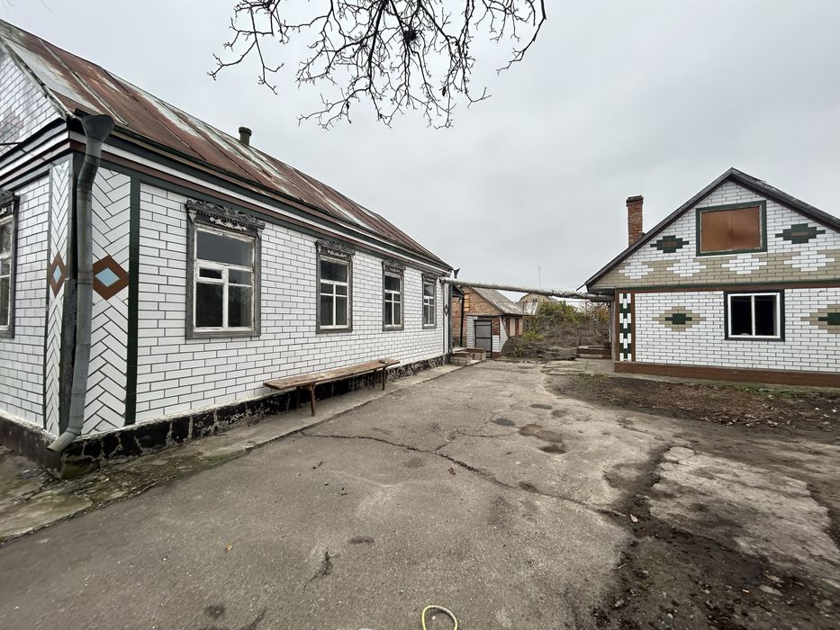 Продається будинок Городище(центр),вулиця паралельна  центральній