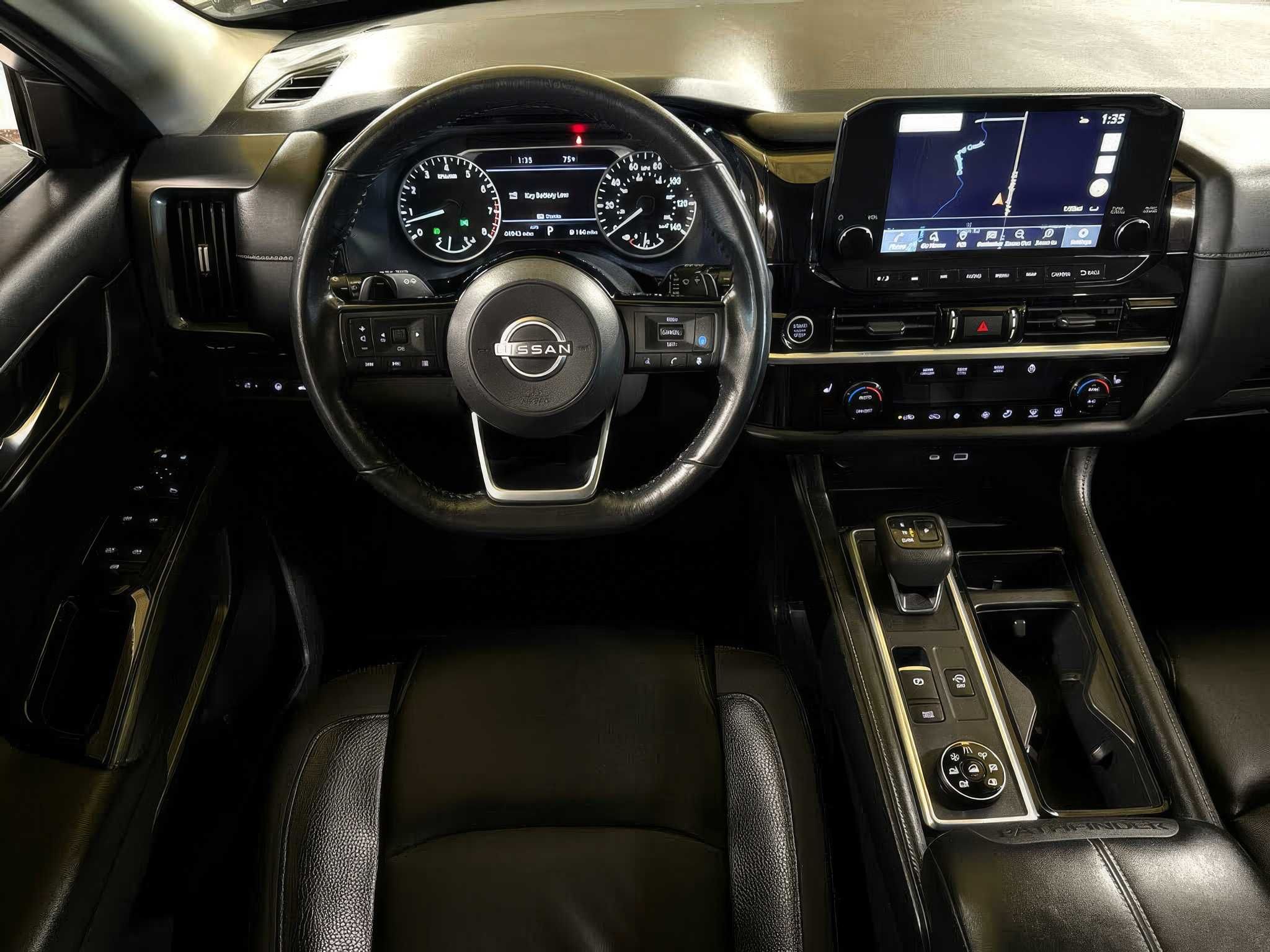 2022 Nissan Pathfinder SL