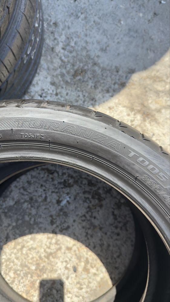 Pneus 225/45r18 Bridgestone Turanza T005 com 85% piso