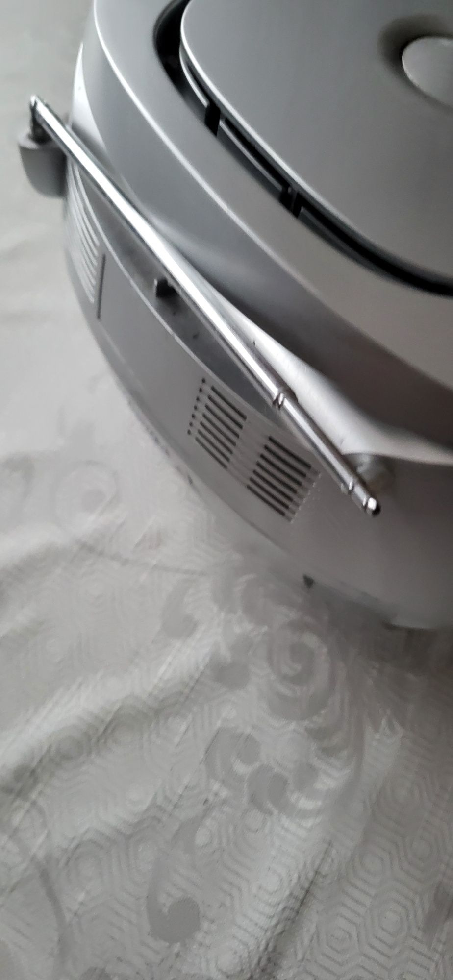 Stary radioodtwarzacz Grundig RRCD 2700 MP3