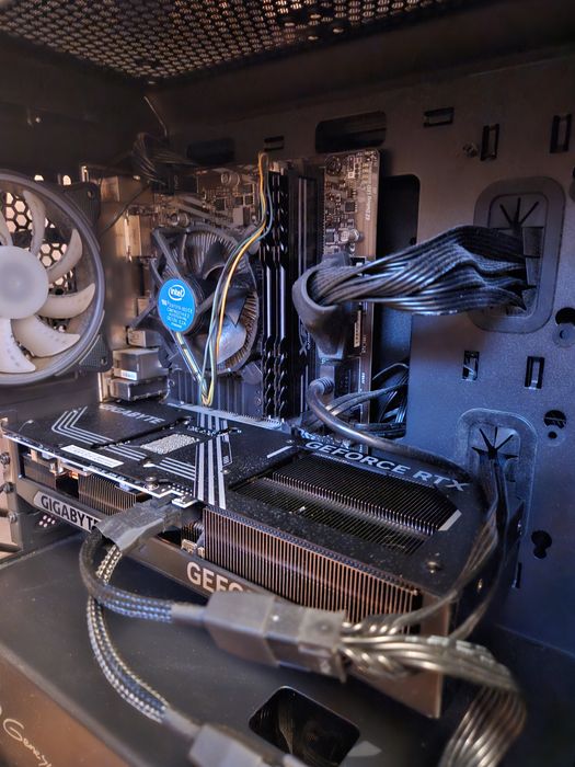 Baza pod komputer – i5 10400F / 16 gb RAM / płyta B460 / zasilacz 550W