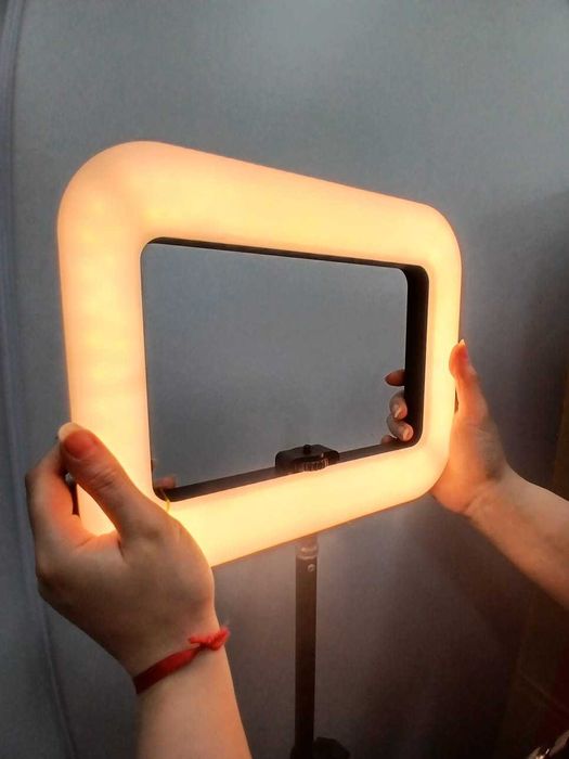 Luz Profissional com Tripé e Bateria Interna