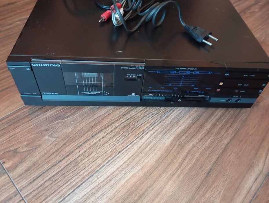 Magnetofon kasetowy Dec Grundig CF8200