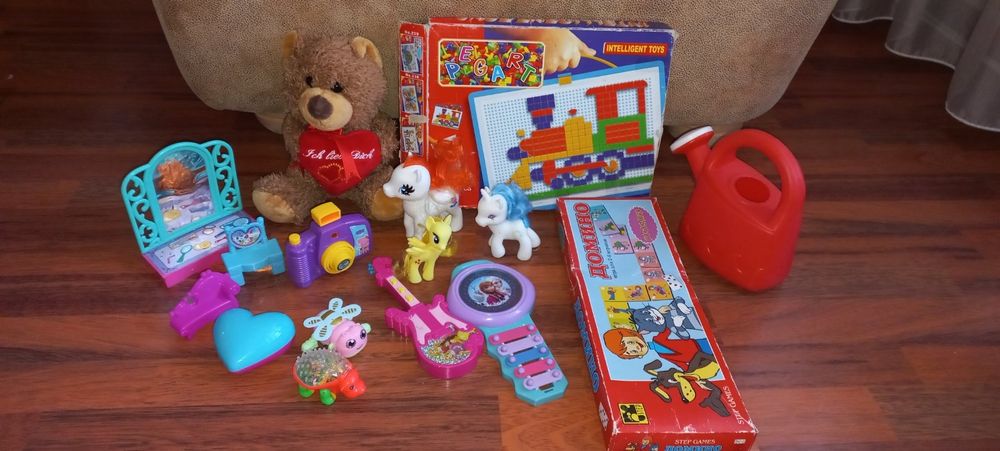 Набір лот коробка ігрушек поні мозаїка меблі