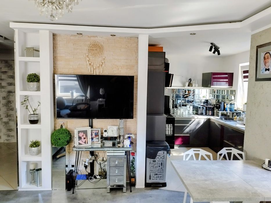 49m² nowoczesne, słoneczne mieszkanko, wysoki standard. Umeblowane.