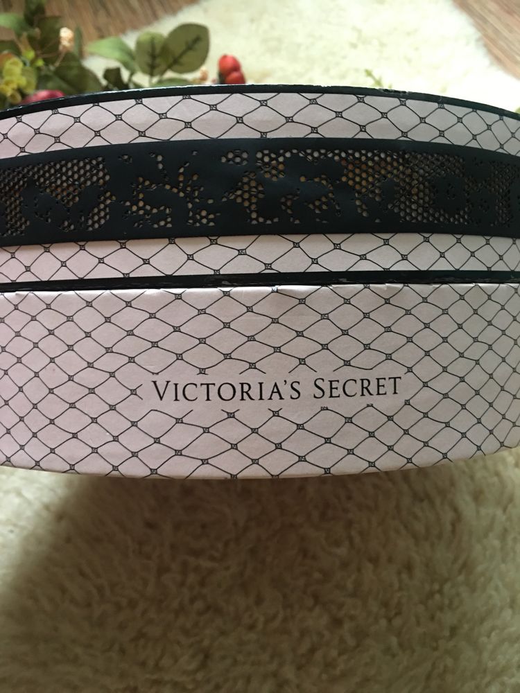 Подарочная коробка Victoria´s Secret.