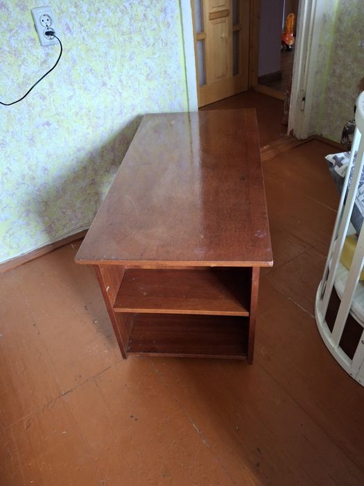 Столик журнальний