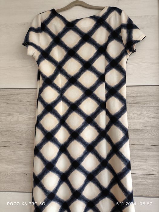 Super sukienka marki Fro-ma r.42